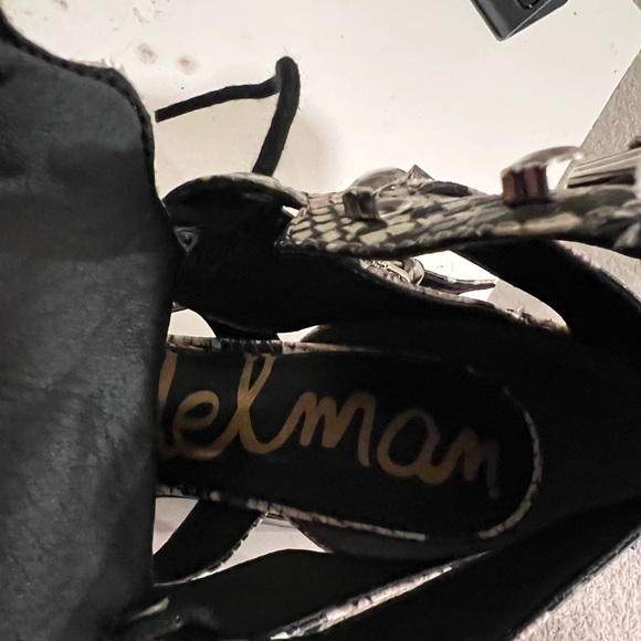 Beautiful ankle boots. Zebra color and leather - Picture 8 of 9